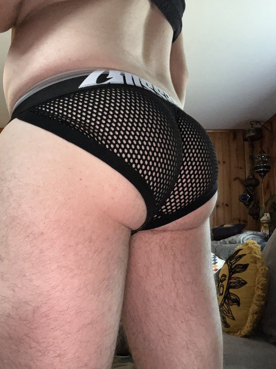 HungJerseyCub's tweet photo. Been too long since I’ve posted ass. Broke out some aussiebums this afternoon. OOMF saw it first 😈 https://t.co/pJdk8cimVx