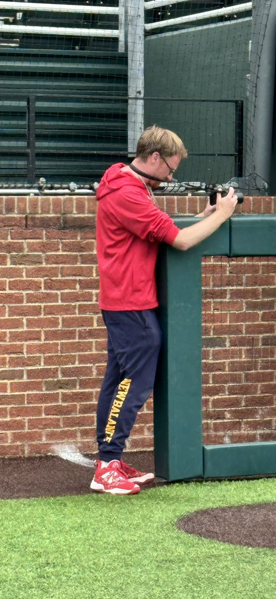 hittingguru7's tweet photo. @mashmore98 isn’t praised enough for the photography shots and quality he brings to @ftrstarsseries program and the knowledge he knows about the game and player. There he is on the field and in our decision making meetings. Gezzz How pink am I….😂😂😂 https://t.co/ouFBdaQLts