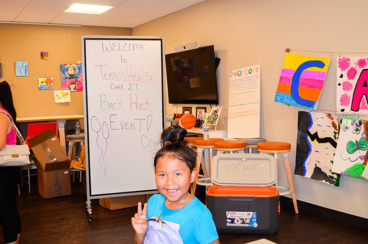 terroshealth's tweet image. Our Back-to-School Backpack Event at our 27th Ave Children's Café was a success! We proudly distributed over 1,100 backpacks filled with school supplies to the Phoenix community. A huge thank you to everyone who contributed 
#TerrosHealth #FreeBackpacks #BackToSchool2024 #phoenix