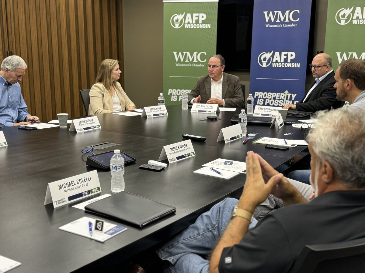 meganjnovak's tweet photo. A great afternoon spent with @RepTiffany, business leaders and @WisconsinMC talking about how the economy and solutions to make sure all Wisconsinites can prosper!
#ProsperityisPossible https://t.co/l85xZJpZVA
