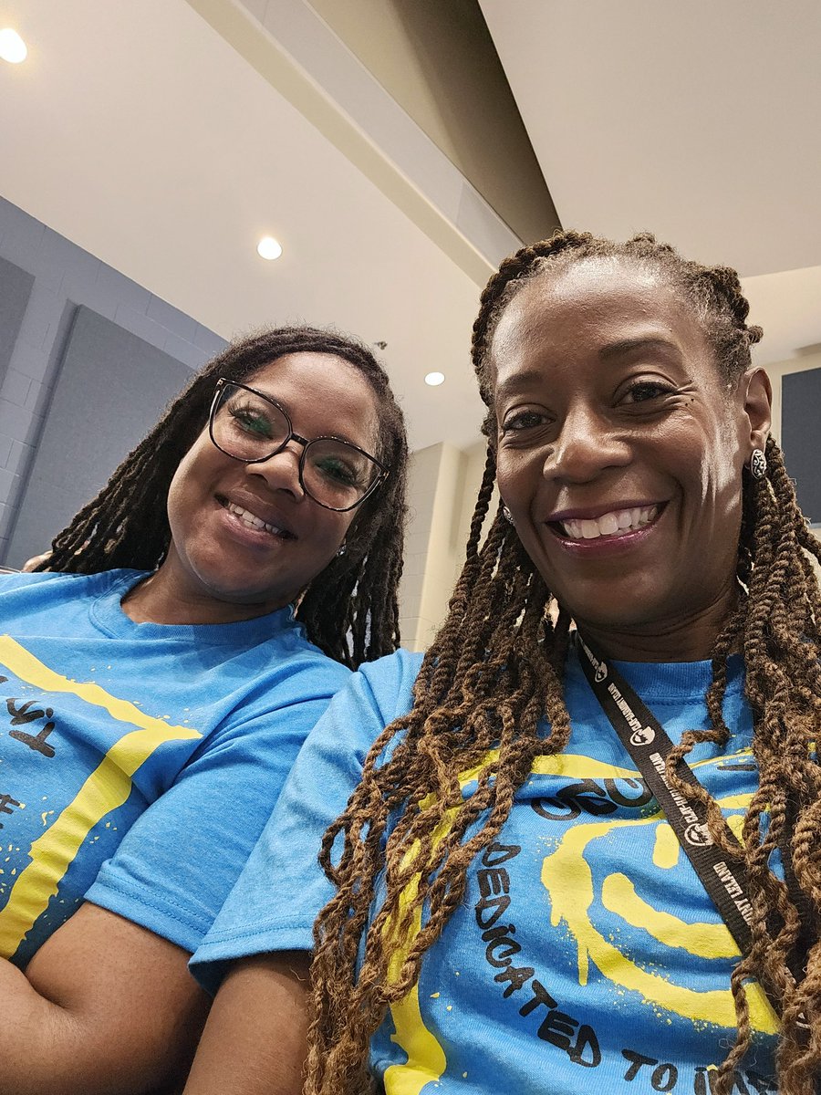 chlescounselors's tweet image. First counselor meeting of the new school year! It was so good to see counselor friends! #csca #DIY #dedicatedtoimpactingyouth