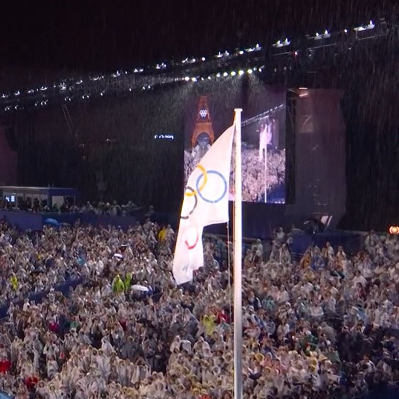 The Olympic flag is upside down!! #Paris2024   #OpeningCeremony