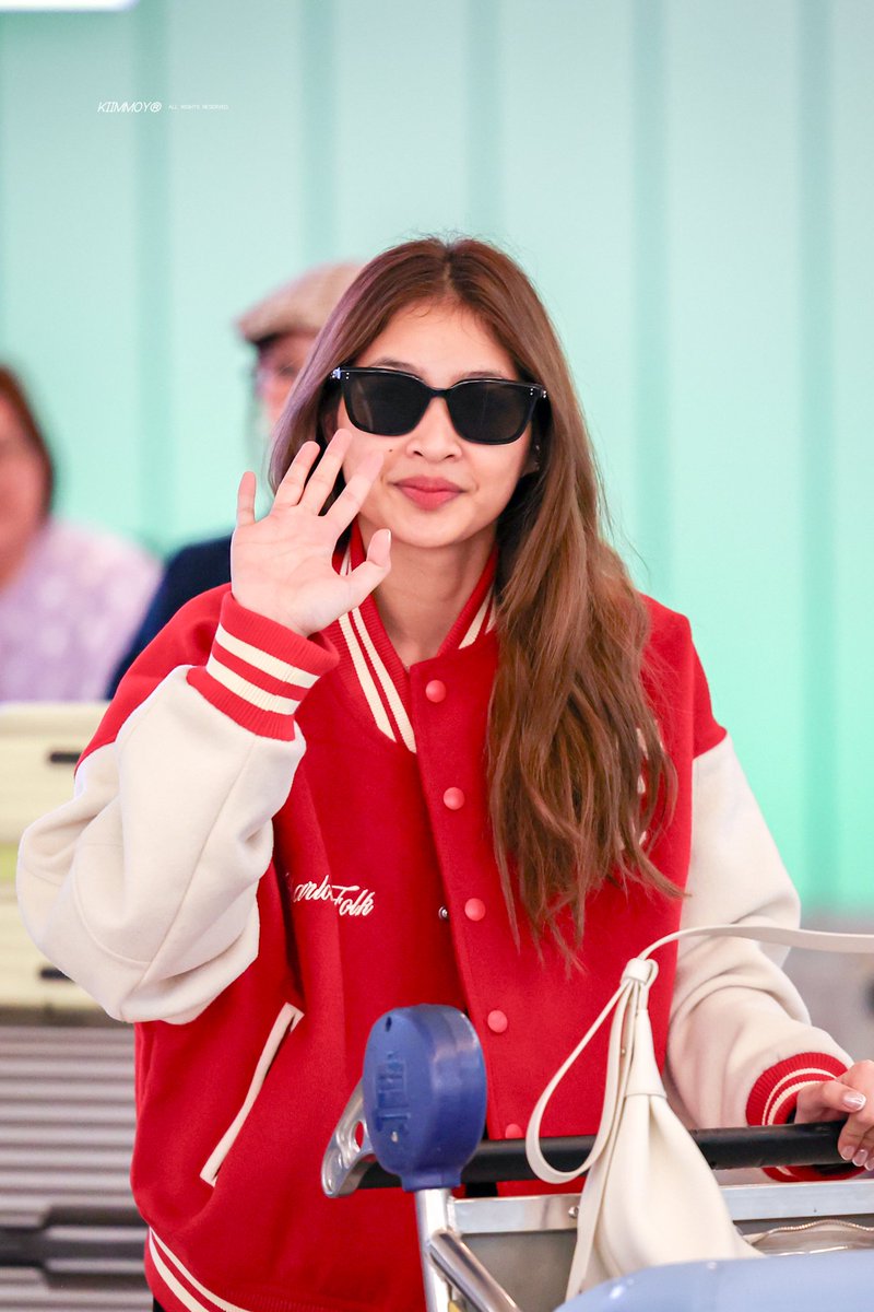 Kiimmoy's tweet image. 240726 BINI at LAX

Hi din po sa inyo Colet 👋 

#BINI #COLET #NICOLETTE #KCON #KCONLA #KCONLA2024