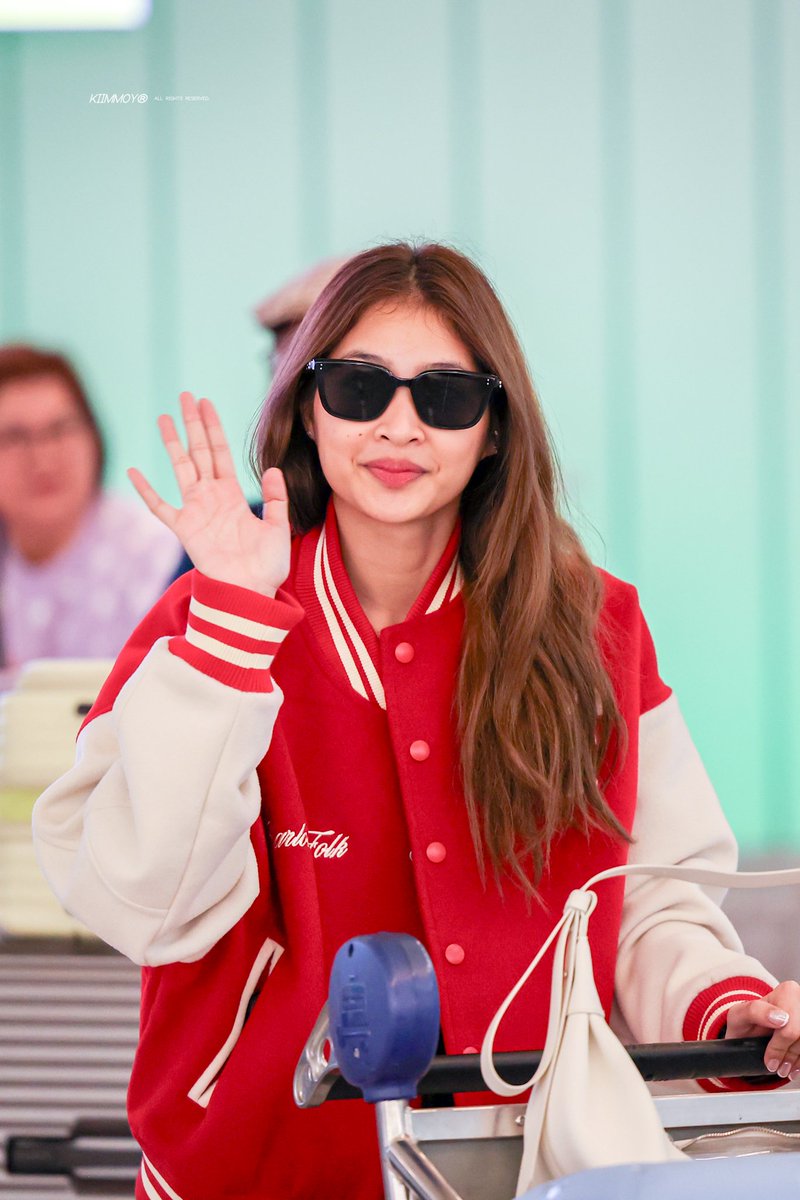 Kiimmoy's tweet image. 240726 BINI at LAX

Hi din po sa inyo Colet 👋 

#BINI #COLET #NICOLETTE #KCON #KCONLA #KCONLA2024