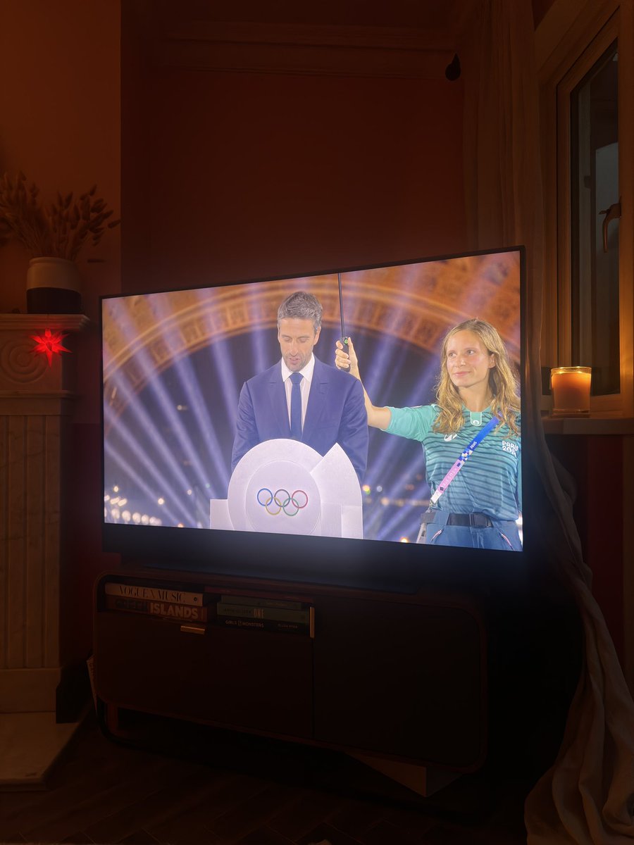 Louise McSharry tweet media