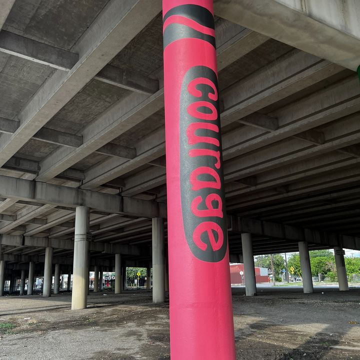 News4SA's tweet photo. HAVE YOU SEEN THE CRAYONS?! 🖍️ 🖍️ https://t.co/ShdI0HcvNb
A local art group called Scribewerks has transformed the underpass into what they proudly call "The Crayon Gallery." https://t.co/bF6C9bSTT6