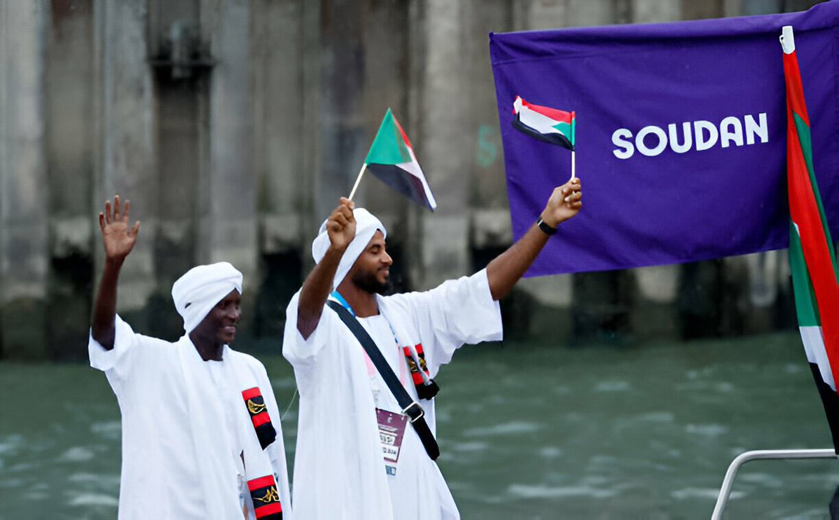 mustaf1000's tweet photo. إنه لشأن عظيم حقًا أن يشارك شباب السودان في أولمبياد باريس، حيث يمثلون بلادهم ويفخرون برفع علم السودان. نتمنى لهم كل التوفيق والنجاح في المنافسات، وأن يحققوا إنجازات تليق بجهودهم وطموحاتهم. دعمهم في هذه اللحظة المهمة يعكس روح الوحدة والتفاؤل.
#السودان https://t.co/87l7CzURCL