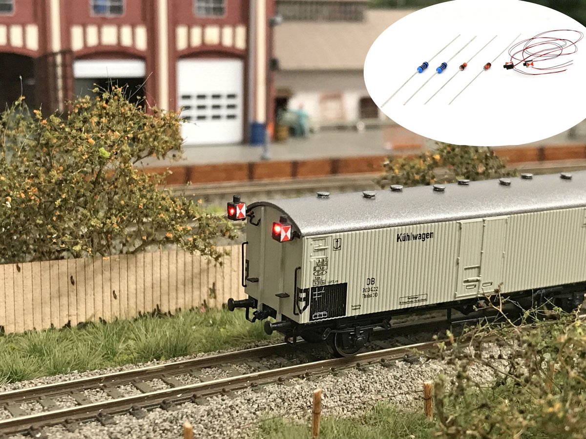 DMToysSpurN's tweet photo. 2 Zugschlusslaternen, 2x2x3,5mm. LEDs, Widerstände und Dioden sind beigelegt.
https://t.co/DWyrb5tklc
#ModellbahnUnion #SpurN #Ngauge #Modellbahn #鉄道模型 #鉄道 #DMTOYS #DMToysSpurN #modeltrain #modelrailroad #modelrailway #ferromodellismo #trainminiature #railmodel #1160scale https://t.co/Ks2eO9dHUV