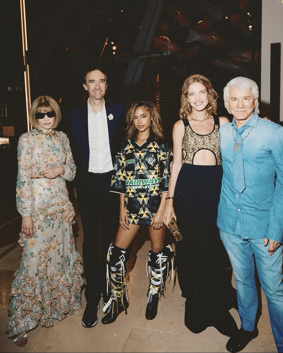 Tyla with Anna Wintour, Antoine Arnault, Natalia Vodianova and Baz Luhrmann  at the “Prelude To The Olympics” at Fondation Louis Vuitton., image size:964x1200