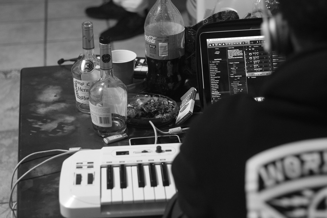 itsthetrees's tweet image. Late nights in the lab 🔬🧪 where the real work gets done 🧛‍♂️ #music #musicproducer #musicians #hiphopmusic #rapmusic #musicproduction #musicstudio #musicindustry #musicartist #musiciansofinstagram #localmusic