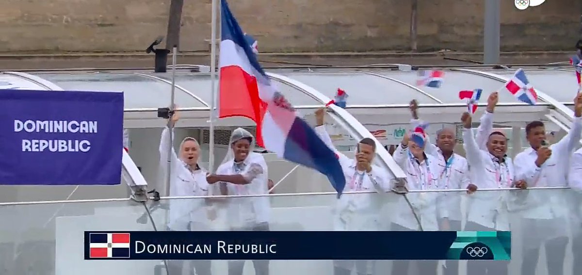 GomezRadhames's tweet photo. Arriba Dominicana!!
A poner en alto nuestra bandera tricolor y traer oro.
https://t.co/Yr1DaKGRRY https://t.co/wXttgcZ7Gu