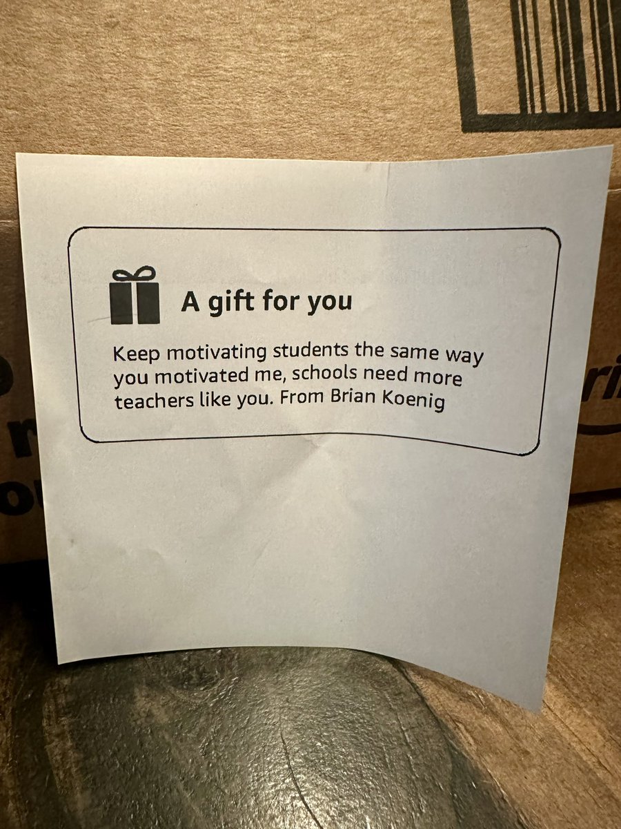 Haven’t had any luck in the past with my list from this platform but I continue to share your lists and keep hope. I got a delivery from a former student and this honestly warmed my heart. ⬇️ your list and 📌 for 📌 #clearthelist #TeachersOfTwitter 

amazon.com/hz/wishlist/ls…