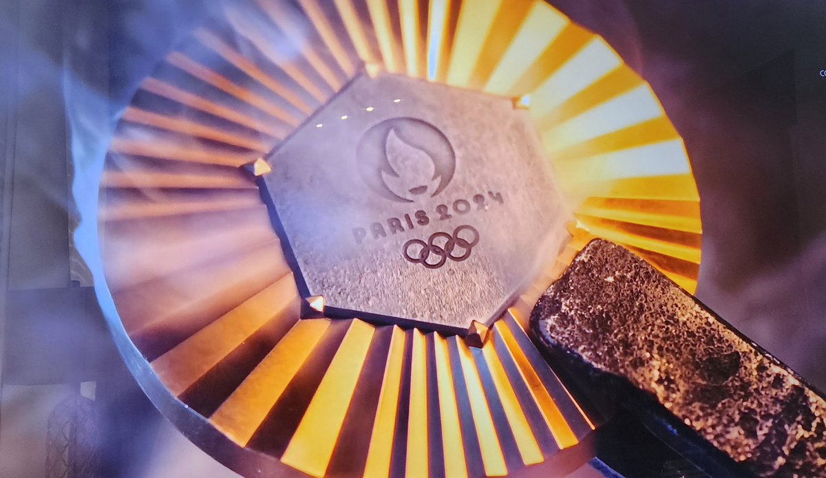 ADUNAGOW's tweet photo. France has delivered an emotional and magical ceremony for the @Olympics in the city of lights #Paris2024 #Olympics #Amazing #Bravo #Oneworld #onelove @cnnbrk @FRANCE24 https://t.co/ycrkbrHBOc