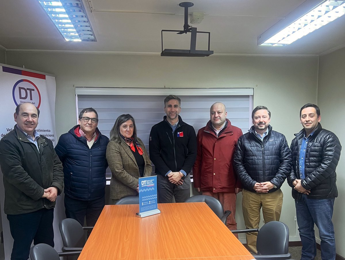 DRTAYSEN (@drtaysen) on Twitter photo Nos reuniremos con la directiva de la <a href="/CoyhaiqueCamara/">CamaraComercioCoyhaique</a> para conversar sobre diversos aspectos de la entrada en vigencia de la Ley Karin. Acordamos actividades con socios y trabajadores y trabajadoras para una eficiente y eficaz implementación <a href="/DirecDelTrabajo/">Dirección del Trabajo</a> Nos reuniremos con la directiva de la <a href="/CoyhaiqueCamara/">CamaraComercioCoyhaique</a> para conversar sobre diversos aspectos de la entrada en vigencia de la Ley Karin. Acordamos actividades con socios y trabajadores y trabajadoras para una eficiente y eficaz implementación <a href="/DirecDelTrabajo/">Dirección del Trabajo</a>