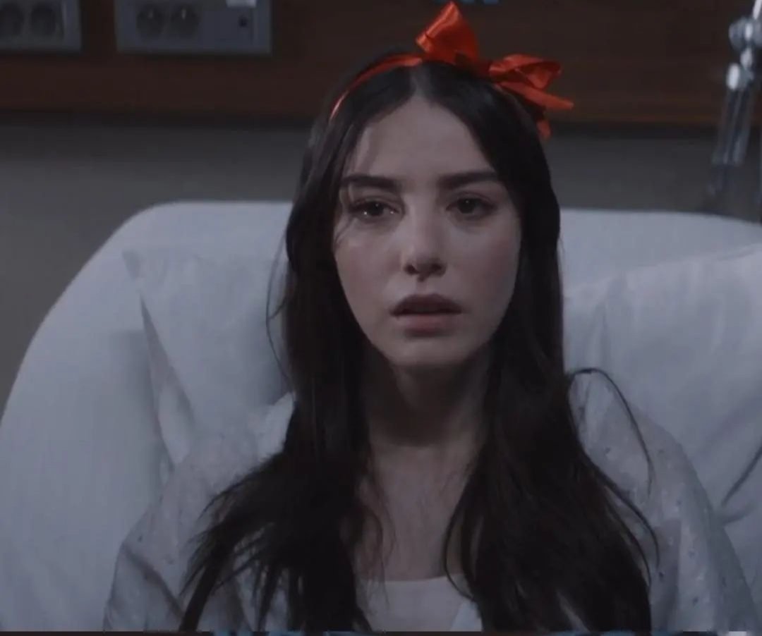 Non ce la faccio 😭😭😭😭😭
#ÖzgeGürel
#Annem
Da mamma è ancora più straziante......NON CE LA FACCIO......😭😭😭😭😭
