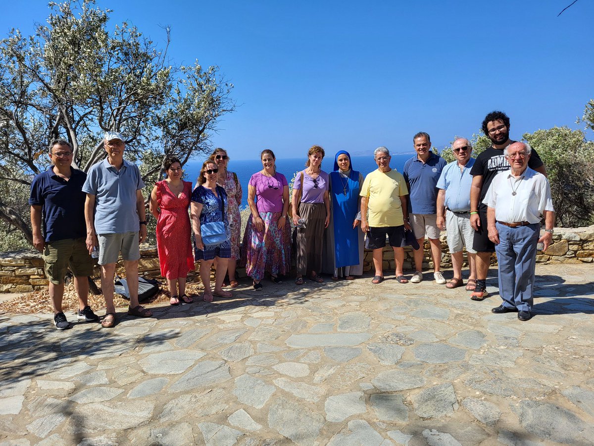 Recés “Contemplatius en l’acció” simultani a <a href="/mavellanes/">Monestir de les Avellanes</a>, a Notre Dame de l’Hermitage (França) i a l’illa de Tinos (Grècia). Viure la interioritat, contemplar, compartir i sentir-nos família #marista. Gràcies al Secretariat de Laics per organitzar-lo i a <a href="/etfms/">Emili Turu</a> per acompanyar-nos