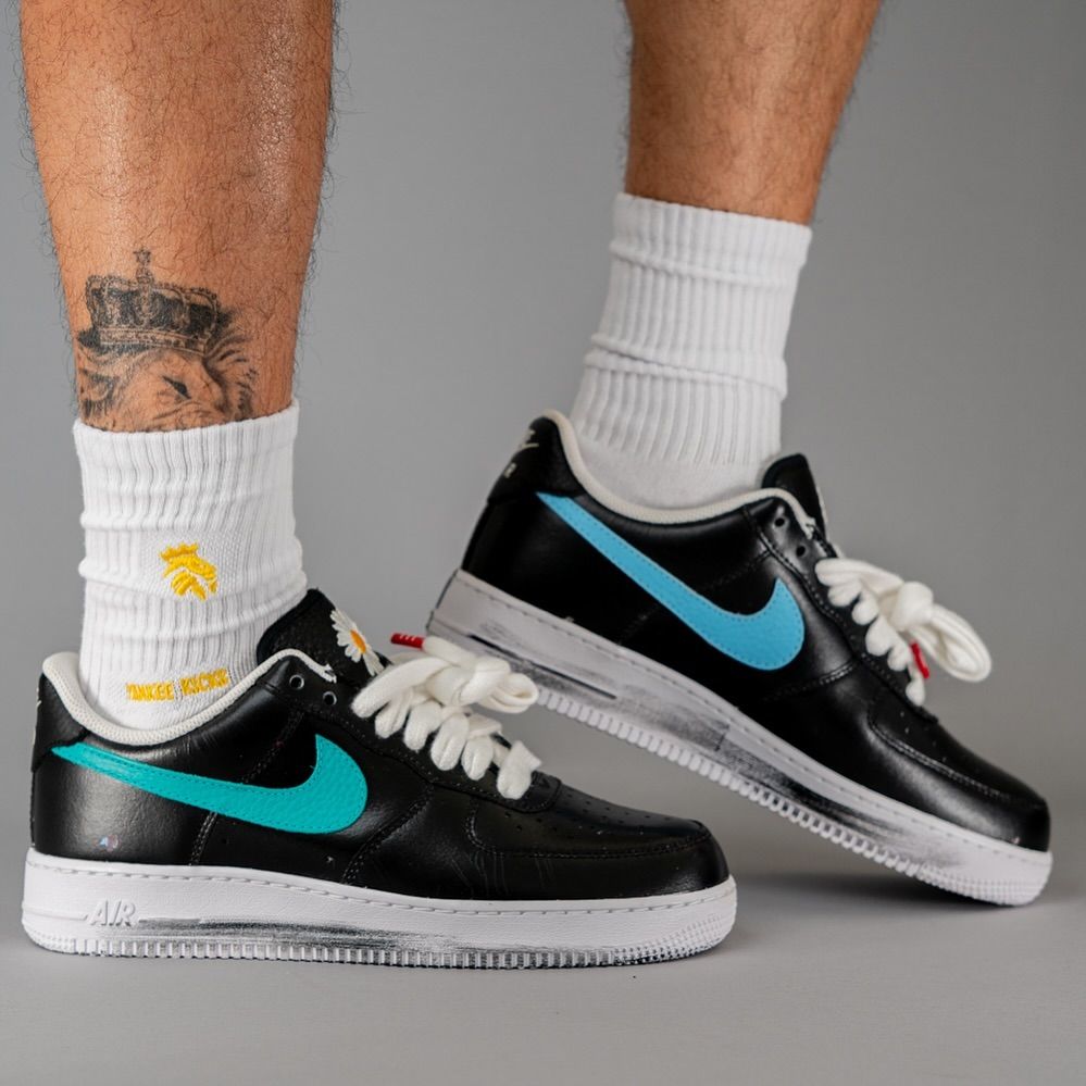 air force 1 swoosh pack on feet