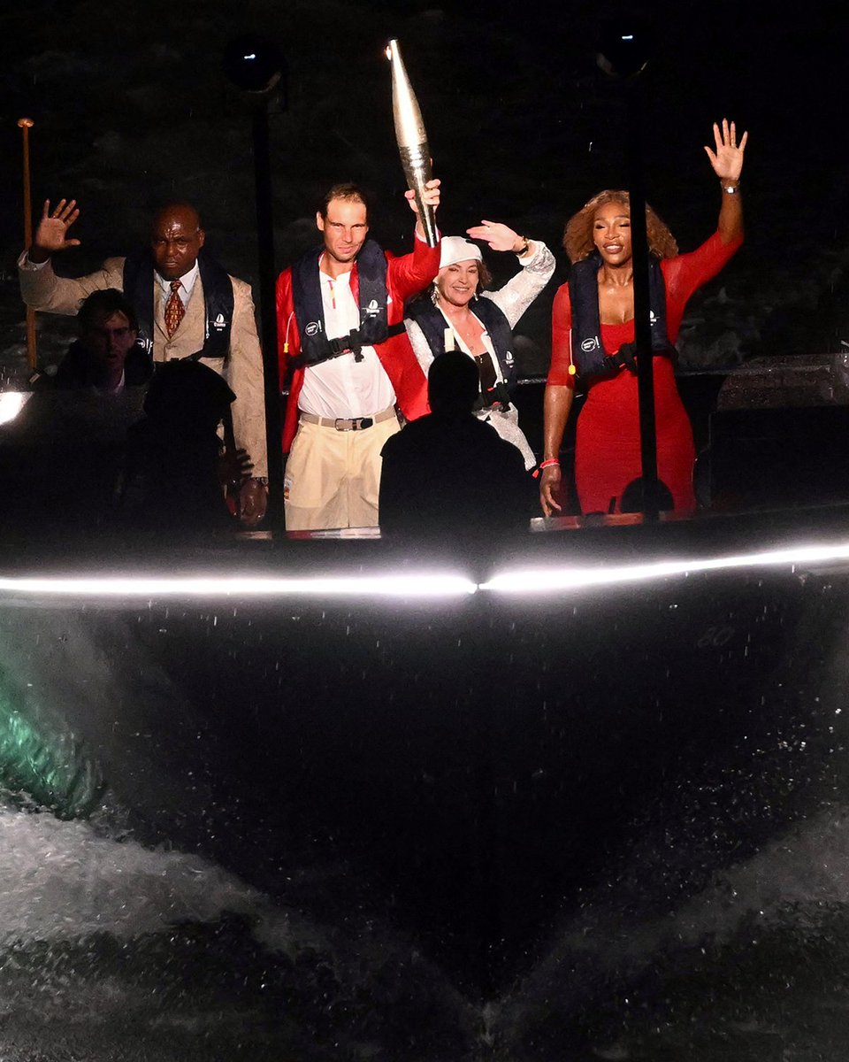 Just a couple of tennis legends taking the torch through Paris 🔥🤩