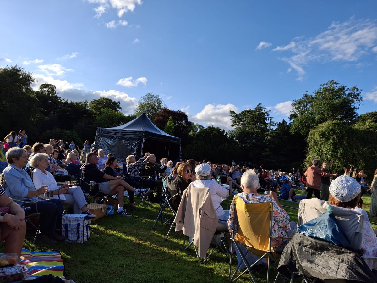JaneOsborne12's tweet photo. Fab evening at 21st Century ABBA event at #WentworthWoodhouse with the girlfriend 😀 https://t.co/mM85oj0uWZ