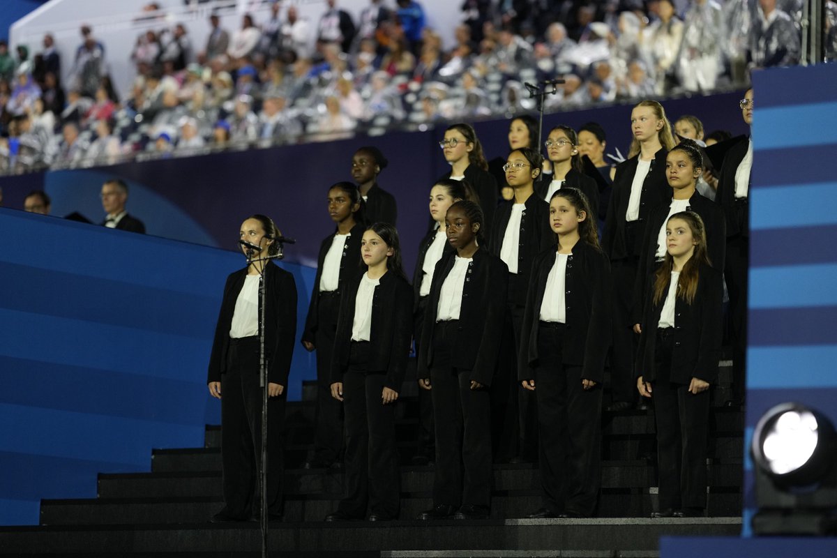 radiofrance's tweet photo. Surprise ! On a gardé le secret jusqu’au bout... Les formations musicales de Radio France ont participé elles aussi à la cérémonie d’ouverture des @JeuxOlympiques de @Paris2024 ! 🏅

Plus de 200 musiciens de @nationaldefce, la Maîtrise de Radio France et le @ChoeurRF ont accompagné le parcours de la parade fluviale suivie par le monde entier.
🔗https://t.co/VYKJCsh1MZ
📷 Christophe Abramowitz / Radio France
