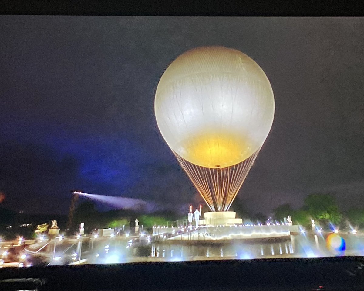 ‘That’s no moon!’ 
Why does the Olympic flame look like the Death Star? #Olympic2024 #StarWars