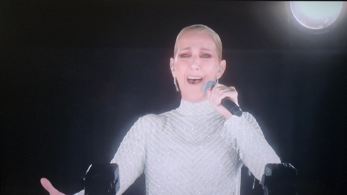 Jasmine 📚🎧🎥 tweet media