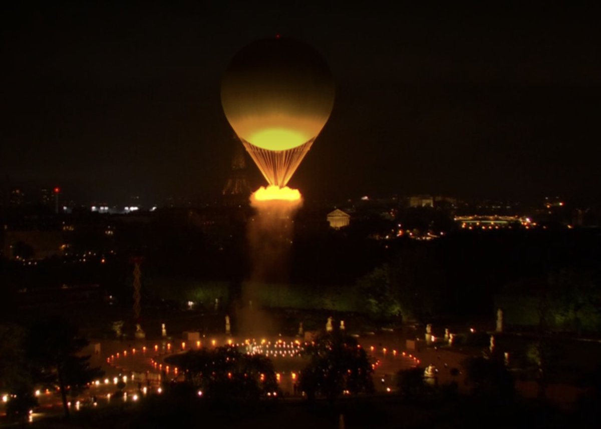 kayaburgess's tweet image. That hot air balloon cauldron is absolutely stunning #Olympics