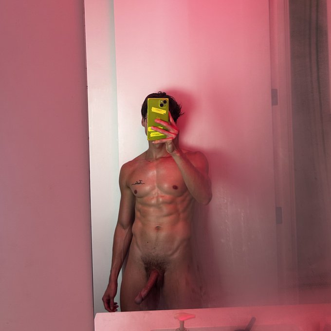 Oh hi. 🤭 https://t.co/NdHiNnj2Ge