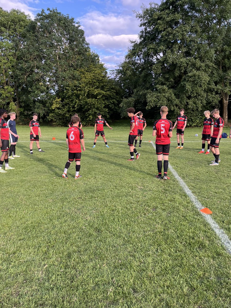 AVDFC_EJA15's tweet photo. Bragging rights go to the younger brother on this perfect summers night. A 3-0 win for the U16 boys with James Byrom and then Dylan Borrett (2) with the goals. But impressive stuff from the ADL side who only had their first training session on Monday https://t.co/zO967DgCAf
