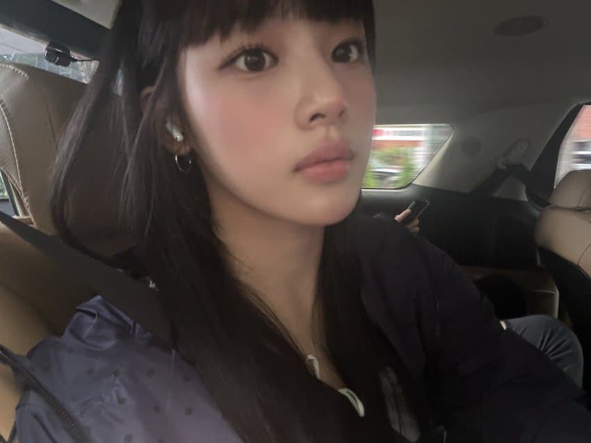 picsnewjeans's tweet photo. #MINJI phoning update https://t.co/A29abdPgfH