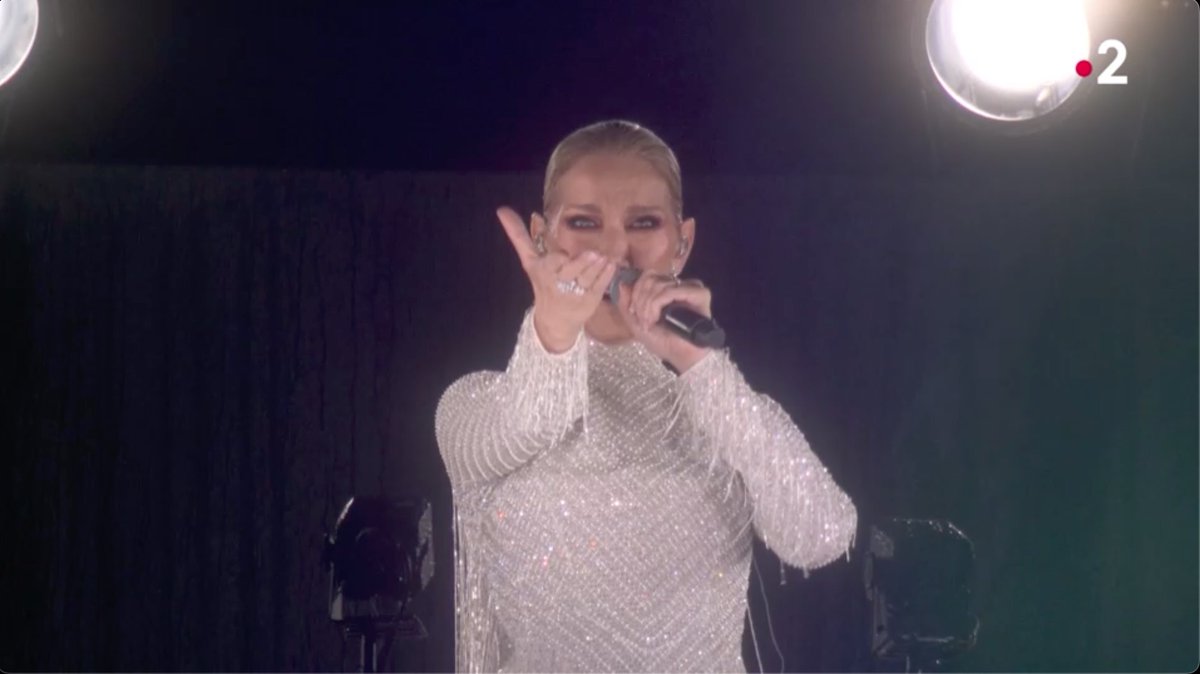 Nain_Portekoi's tweet image. Je ne sais pas si vous vous rendez compte, mais vu son état de santé, Thomas Jolly vient peut-être d'offrir à Céline Dion son dernier concert, devant un milliard de téléspectateur.