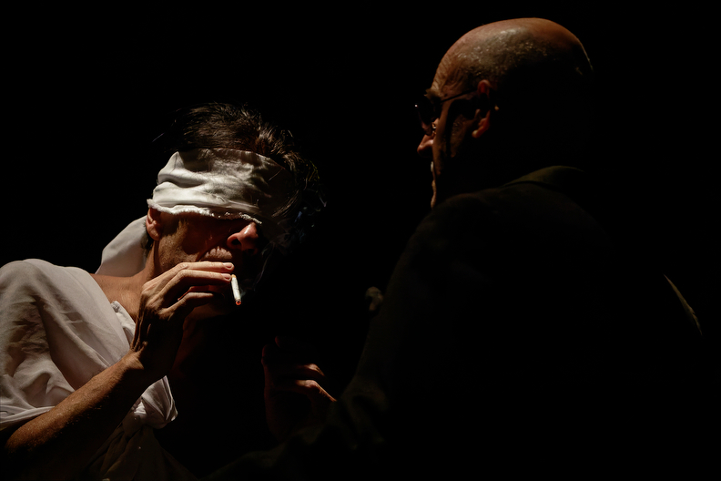 Lección de flauta. Obra de Luigi Sciamanna. Nuevas funciones en el Trasnocho. Para ver más ir a:
photomanifiesto.blogspot.com/2024/07/la-lec…