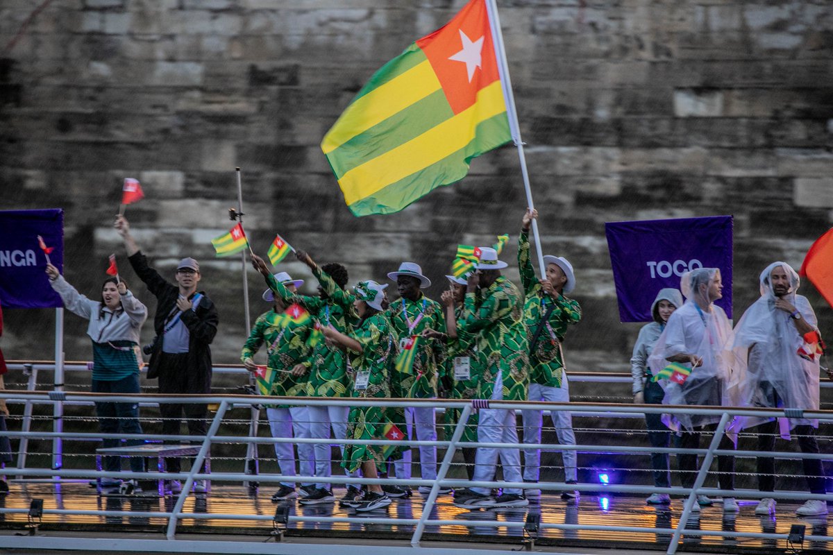 cnotogofficiel's tweet photo. Belle cérémonie d'ouverture des #Paris2024 sur la Seine ! Bravo à la délégation togolaise 🇹🇬 et merci à l'Ambassade de France et à l'Institut français du Togo @IFTogo pour leur soutien. #TeamTogo https://t.co/hVqGDeXPpY