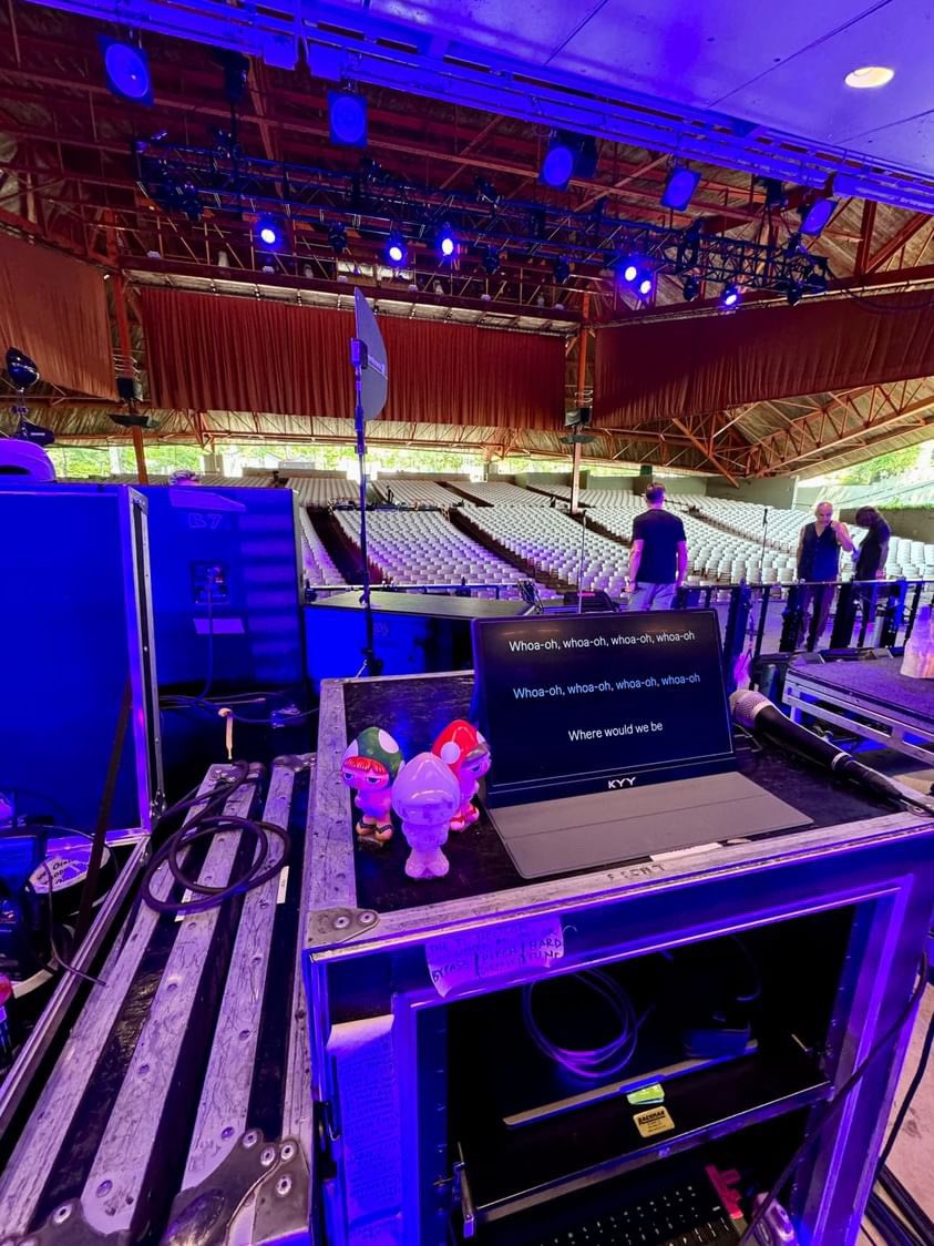 eric_alien's tweet image. インターラーケンからお便りきました。
今日から311は3日連続公演です！
そのあとはカナダですねー🌟
キノコケシが世界を旅しております🍄
#threeeleven
#unitytour