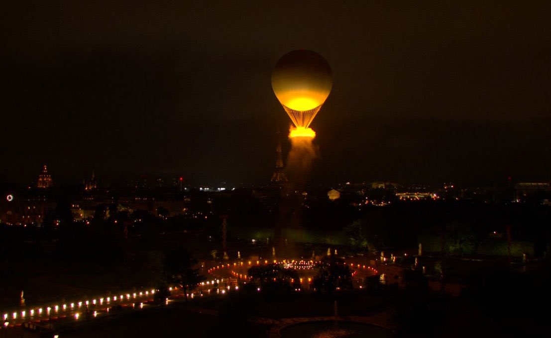 It looks unreal and so beautiful. I vote to keep it there. 👀 #Paris2024
