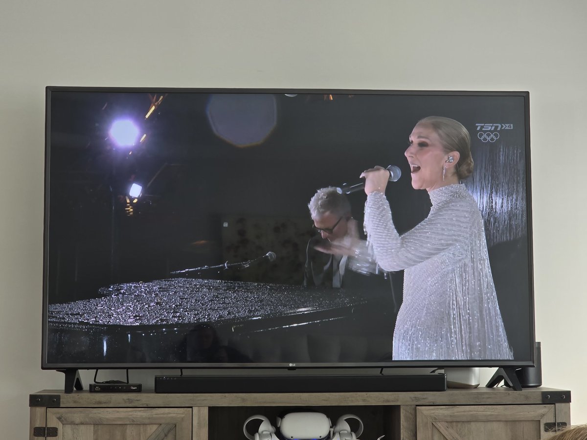 ChrystalZat's tweet photo. @celinedion After watching I Am: Celine Dion my heart broke for you.  After watching you tonight I couldn't help but cry. Congratulations on your breathtaking performance. https://t.co/1JmNNVBeUp