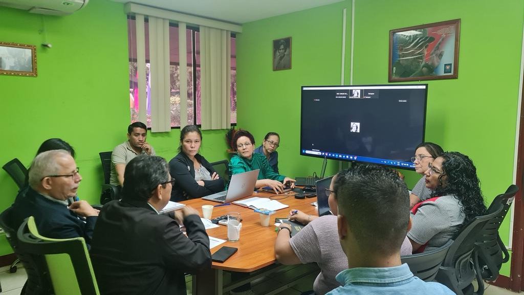 javierliberado's tweet photo. 🐸🦼 !El Ministerio de #SaludParaElPueblo realiza sesión de trabajo para #Nicaragua dar a conocer los avances en la gestión de insumos de laboratorio, la fortaleza en el control #26Julio y la calidad de los datos.
@_Davidcu @MinsaNicaragua @ale_rusconi @AlanRamskill @_Davidcu https://t.co/DOJOq6Cz1E