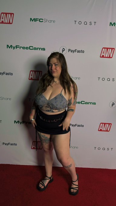 I had such a nice night last night at @AVNMediaNetwork house party! Thankful to have met so many kind<a class="tags" href="/tag/avnmedianetwork">@avnmedianetwork</a>