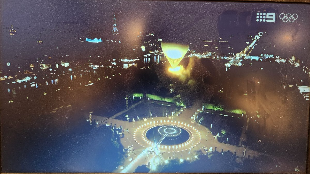 AlexLWallace's tweet image. Definitely worth getting up early on a Saturday for #OpeningCeremony