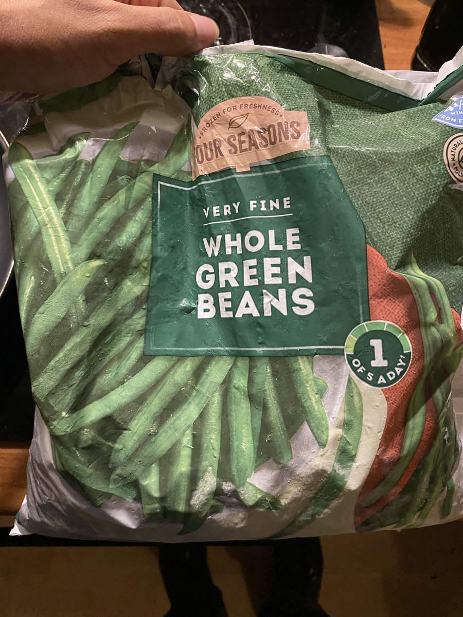 HumanClarkeNS's tweet photo. @AldiUK Care to explain why my WHOLE green beans are all chopped up? Basically in tears now :( https://t.co/8wiXhWrgAk