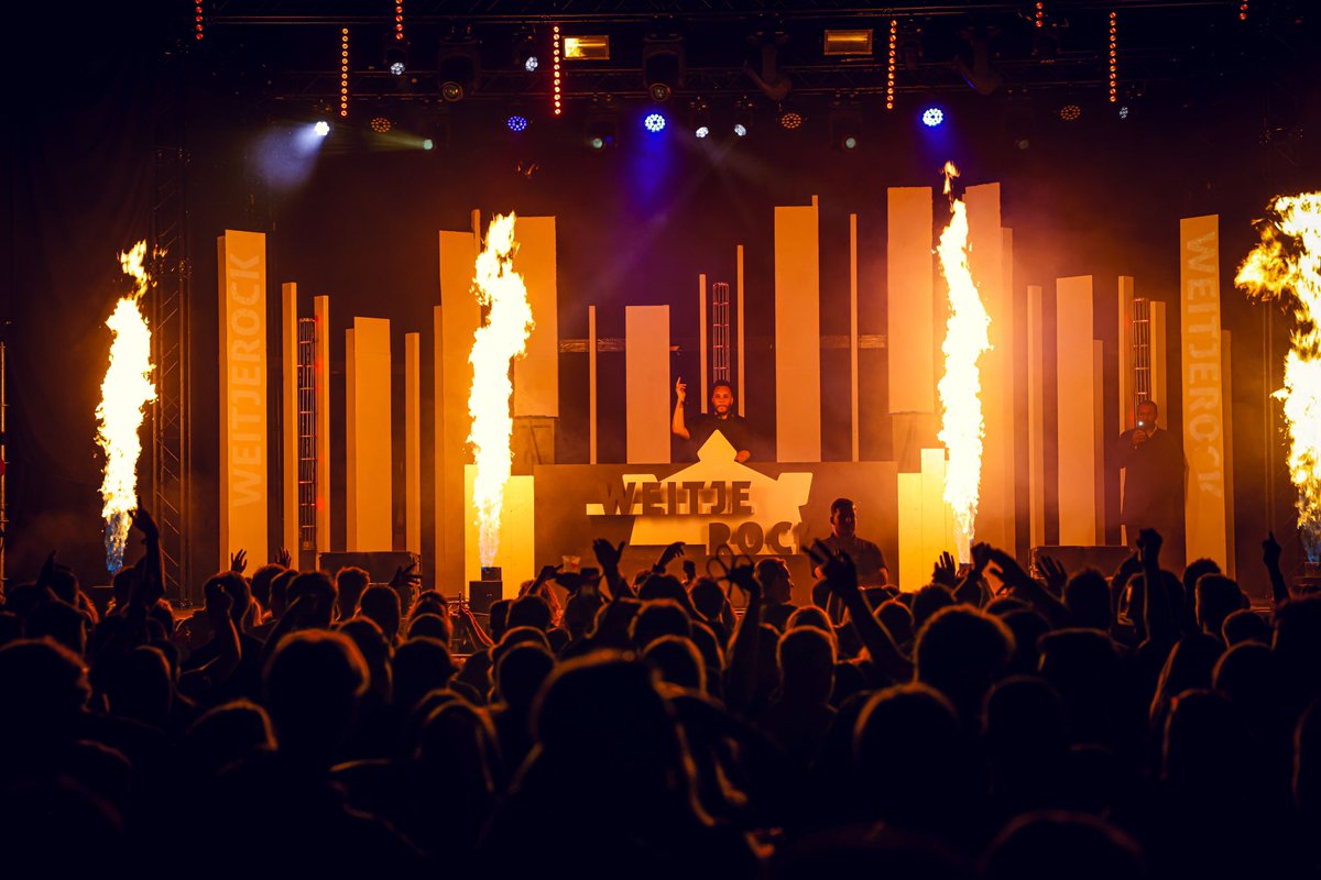 Now playing: Benny Rodrigues. Next up: <a href="/wearegoose/">GOOSE</a>  DJ SET #WR24