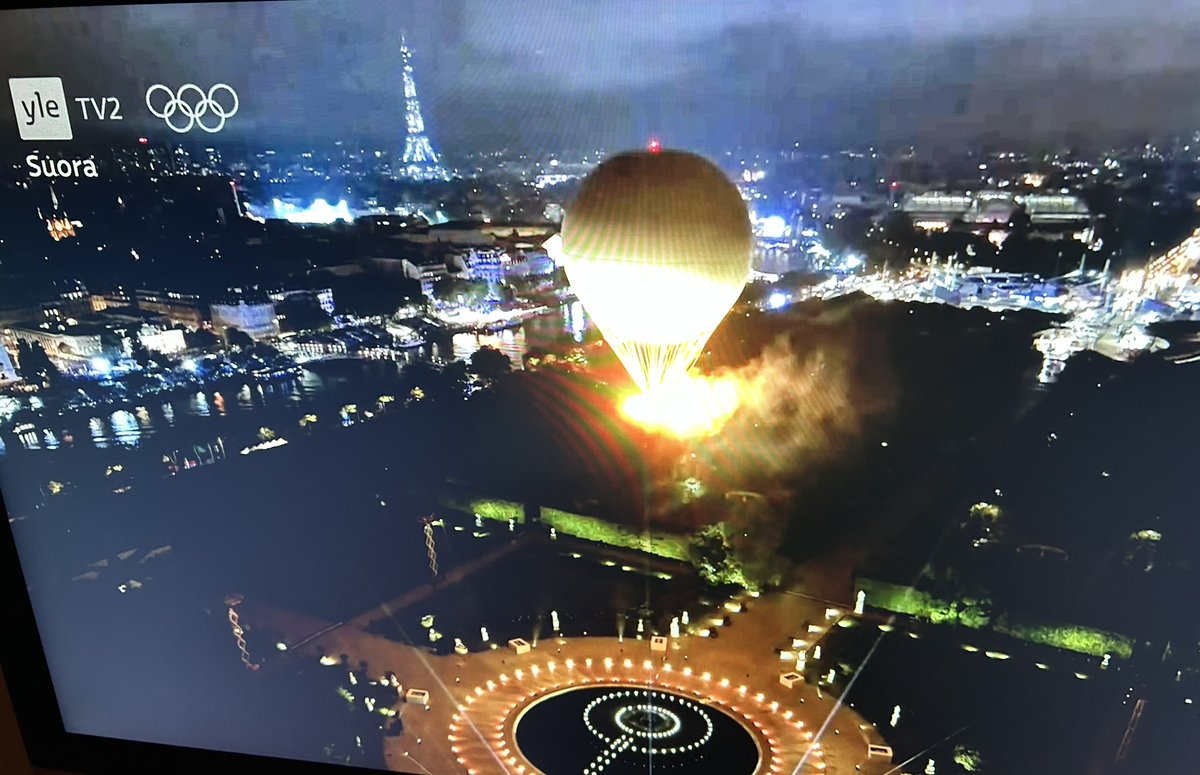 Pariisin olympialaisten avajaiset oli mykistävää ja rohkeaa  tapahtumaosaamista. Avajaisten konsepti nousi aivan uudelle tasolle. Tapahtumateollisuuden ammattitaidon uusi globaali mittatikku.
🌟🌟🌟🌟🌟
#olympialaiset #tapahtumateollisuus #ammattitaito