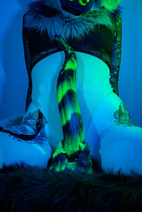 📸 Set 115 Okpara 🩷 This tongue was exciting 😳  Maybe next time she'll use it 🔞  With @DeshoNoorable  Toy