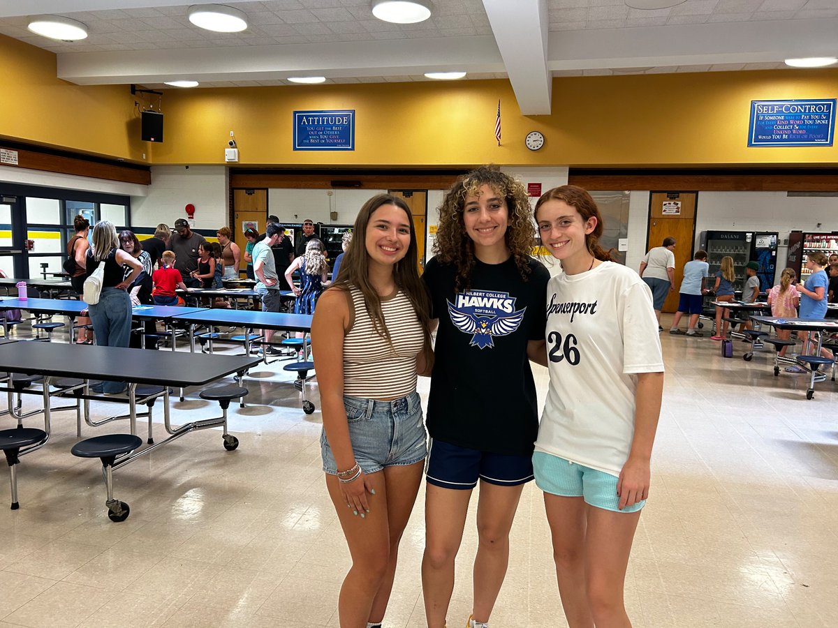 Art camp Friday’s showcase of all their creative works. A big welcome Munn’s new art teacher, Ms Chen. Look for her classes next summer!! <a href="/MunnSCSD/">Munn Elementary</a> #rangerpride 💙⭐️💙 <a href="/SpencerportCSD/">Spencerport Schools</a>