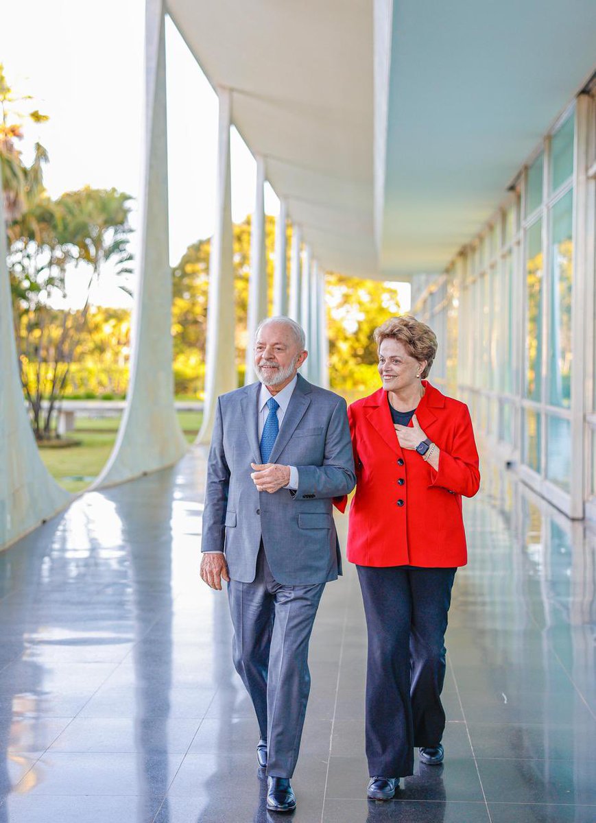 Lula (@lulaoficial) on Twitter photo Recebi a companheira <a href="/dilmabr/">Dilma Rousseff</a> no Palácio da Alvorada hoje de tarde. Primeiro retorno dela ao Alvorada desde 2016. Sempre bem-vinda.
📸 <a href="/ricardostuckert/">Ricardo Stuckert</a> Recebi a companheira <a href="/dilmabr/">Dilma Rousseff</a> no Palácio da Alvorada hoje de tarde. Primeiro retorno dela ao Alvorada desde 2016. Sempre bem-vinda.
📸 <a href="/ricardostuckert/">Ricardo Stuckert</a>