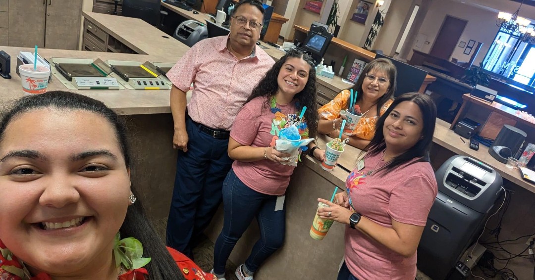 Don't call it a comeback, we've been Best Places to Work for FIVE Years! 5️⃣ 💪 

Congratulations to the entire Firstmark team for continuing the winning tradition! 🏦 🎉 

Read more at bit.ly/46opGgL. 🌴 #FirstmarkCU #FirstmarkFriday #BestPlacestoWork