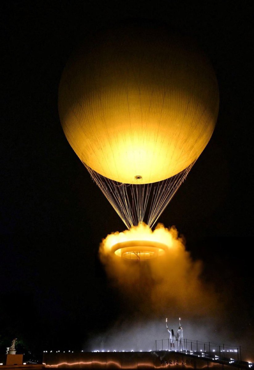 Quelle #ceremoniedouverture !

Des Lumières à la créativité sans limites en passant par les principes révolutionnaires, la France s’est donnée à voir émancipatrice ce soir.

Que cette imagination artistique devienne plus que le rêve d’une nuit mais réalité de tous les jours.
