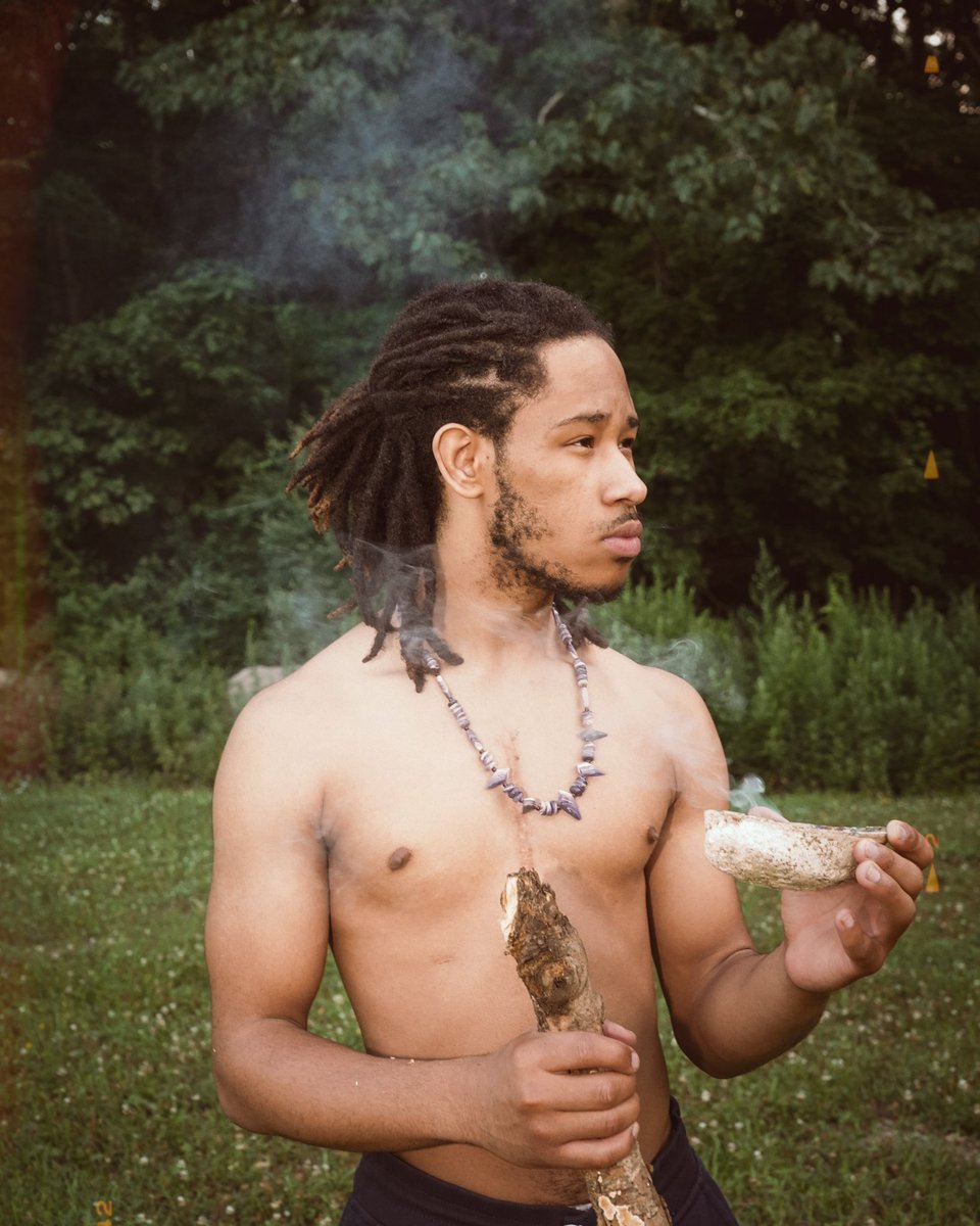 KiahzPhotoz's tweet photo. what does it mean to be native?!🍃📸 https://t.co/S5K0OBg77W
