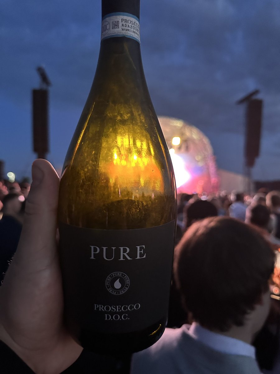 philstanley's tweet photo. @yorkracecourse York Races you need to make sure that you keep glass bottles out of the crowds especially when bands are playing. There were two lots of trouble tonight, one right beside us. I counted at least 3 glass bottles on the floor by us. It could have been much worse https://t.co/0kMf6dYkqO