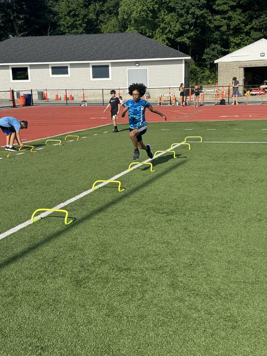 XC_Project's tweet image. Running the wickets during the workout today. #speedproject #wickets